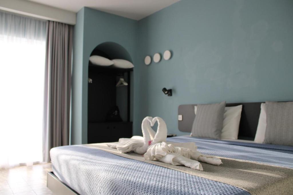 Victoria by Petit Chic - 16