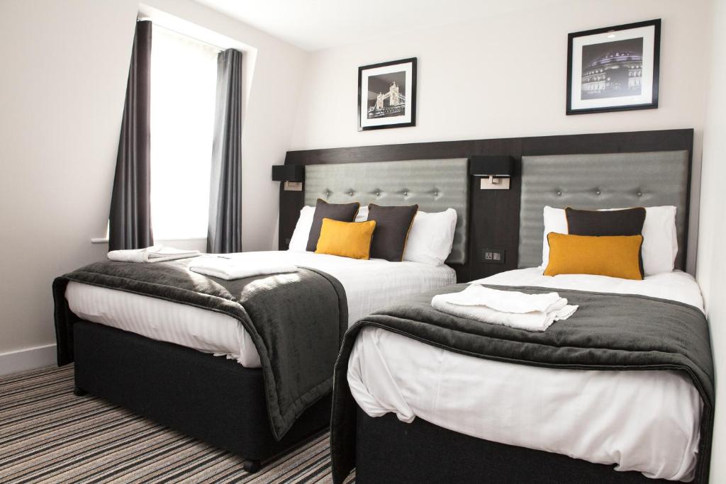 The Tudor Inn Hotel - Resim 2