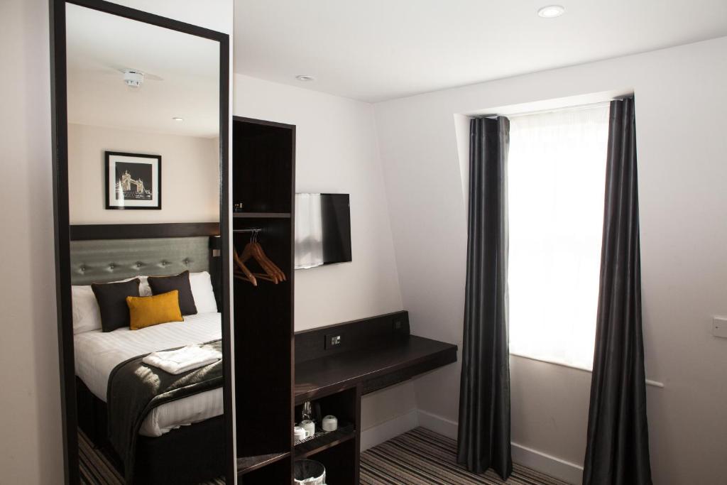 The Tudor Inn Hotel - Resim 15