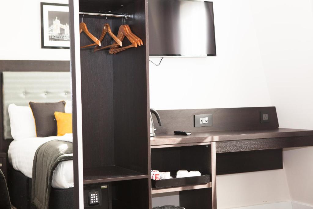 The Tudor Inn Hotel - Resim 37