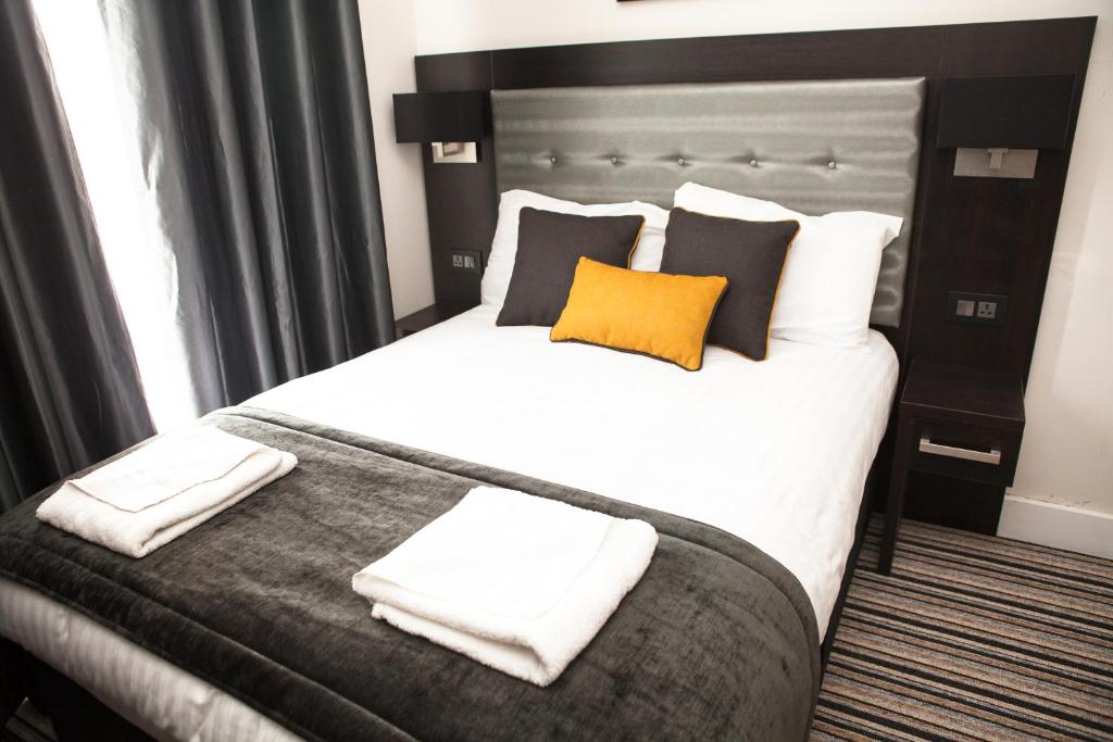 The Tudor Inn Hotel - Resim 7