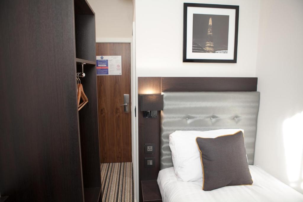 The Tudor Inn Hotel - Resim 11