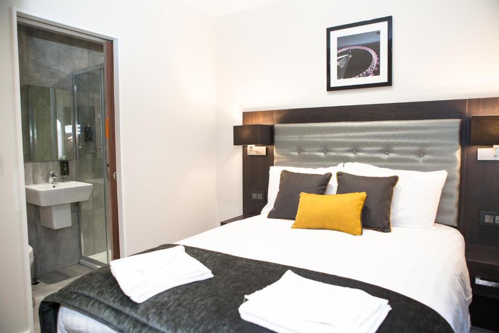 The Tudor Inn Hotel - Resim 36