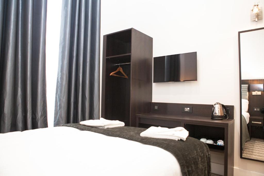 The Tudor Inn Hotel - Resim 18