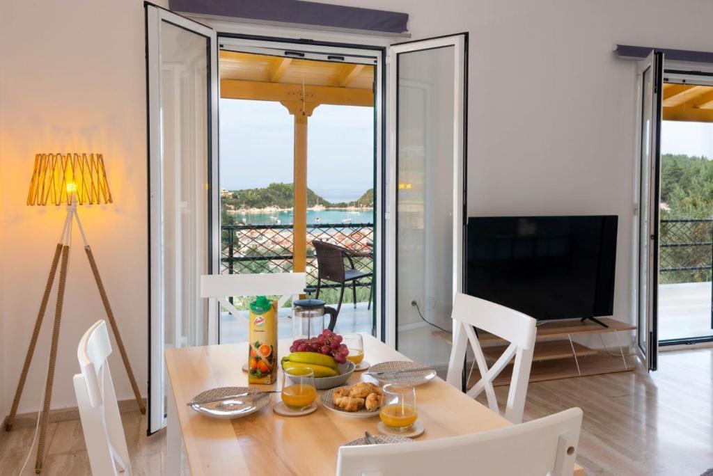 TV a/nebo společenská místnost v ubytování Dream view apartments
