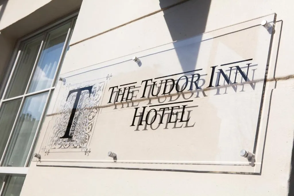 The Tudor Inn Hotel, Londra, Marea Britanie