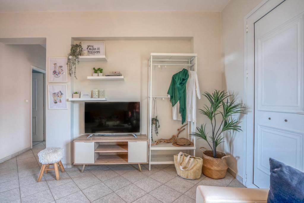 Sea Daffodil apartments - 14