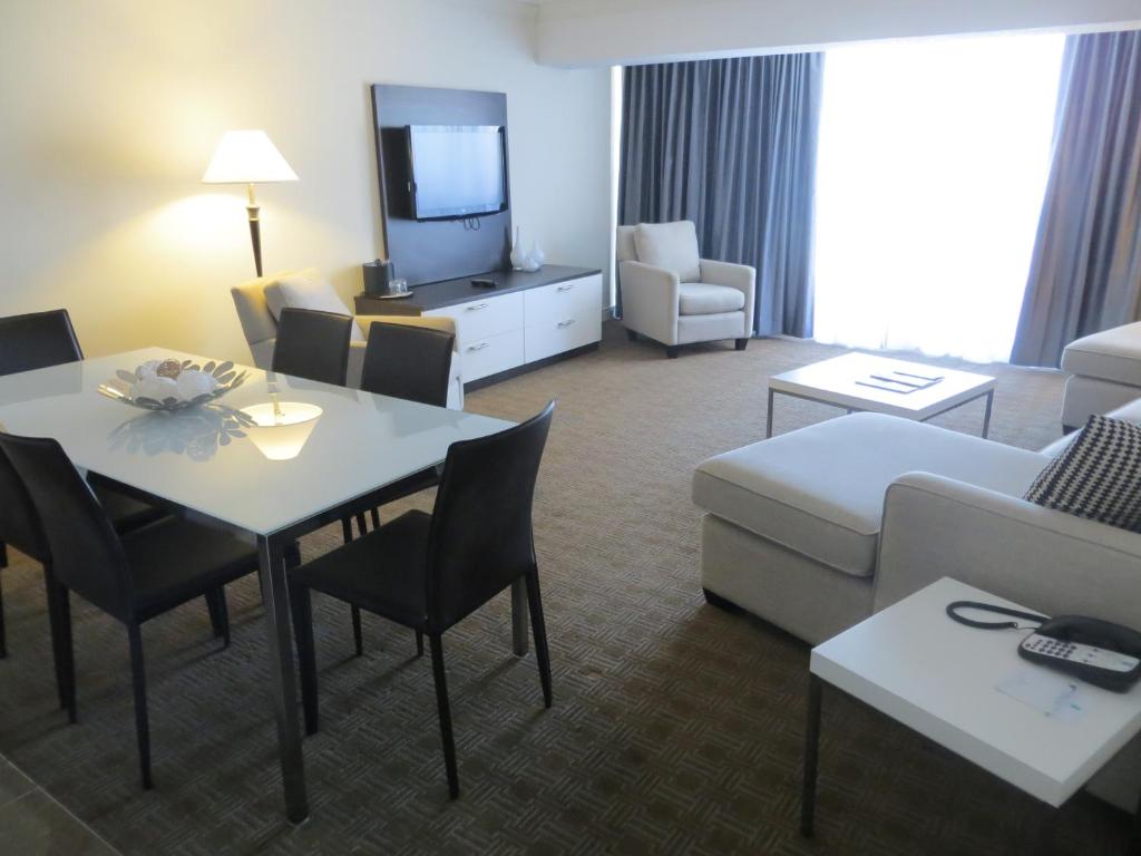 Posezení v ubytování Toronto Don Valley Hotel and Suites