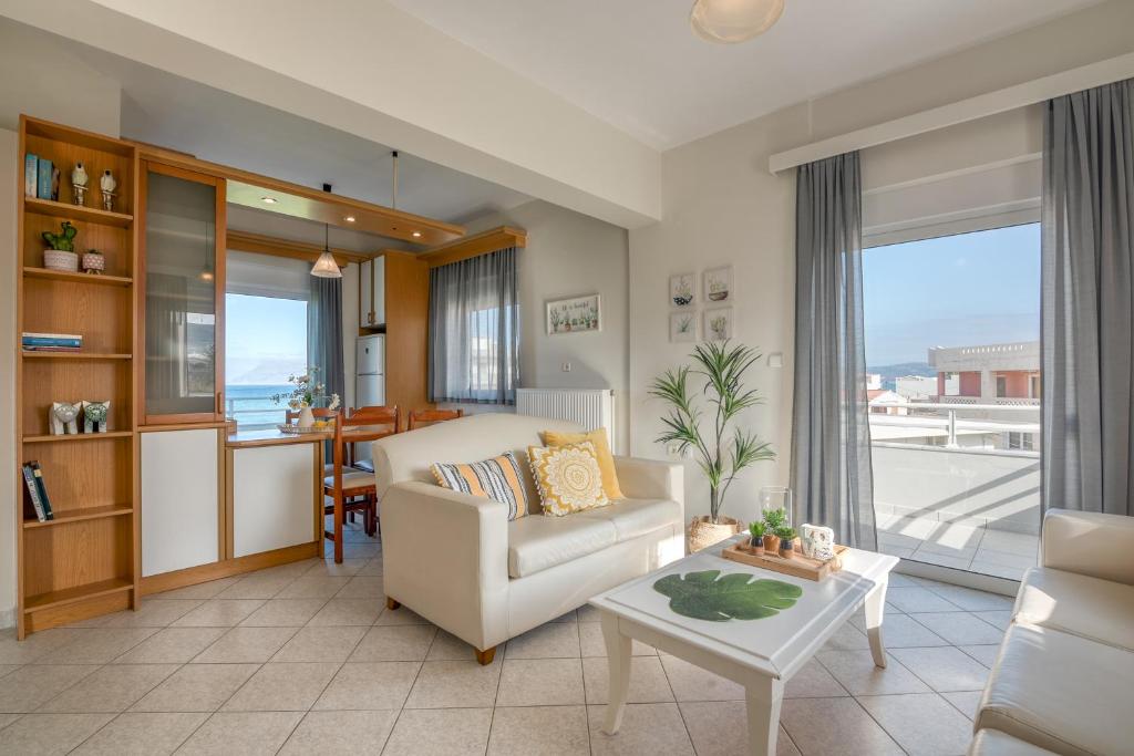 A kitchen or kitchenette at Sea Daffodil apartments