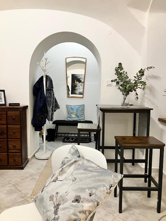 Posedenie v ubytovaní Cozy Medieval Nest