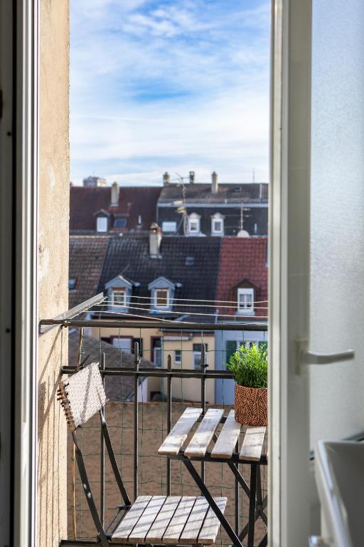 Lovely quiet 2 rooms close to center with balcony – photo 6