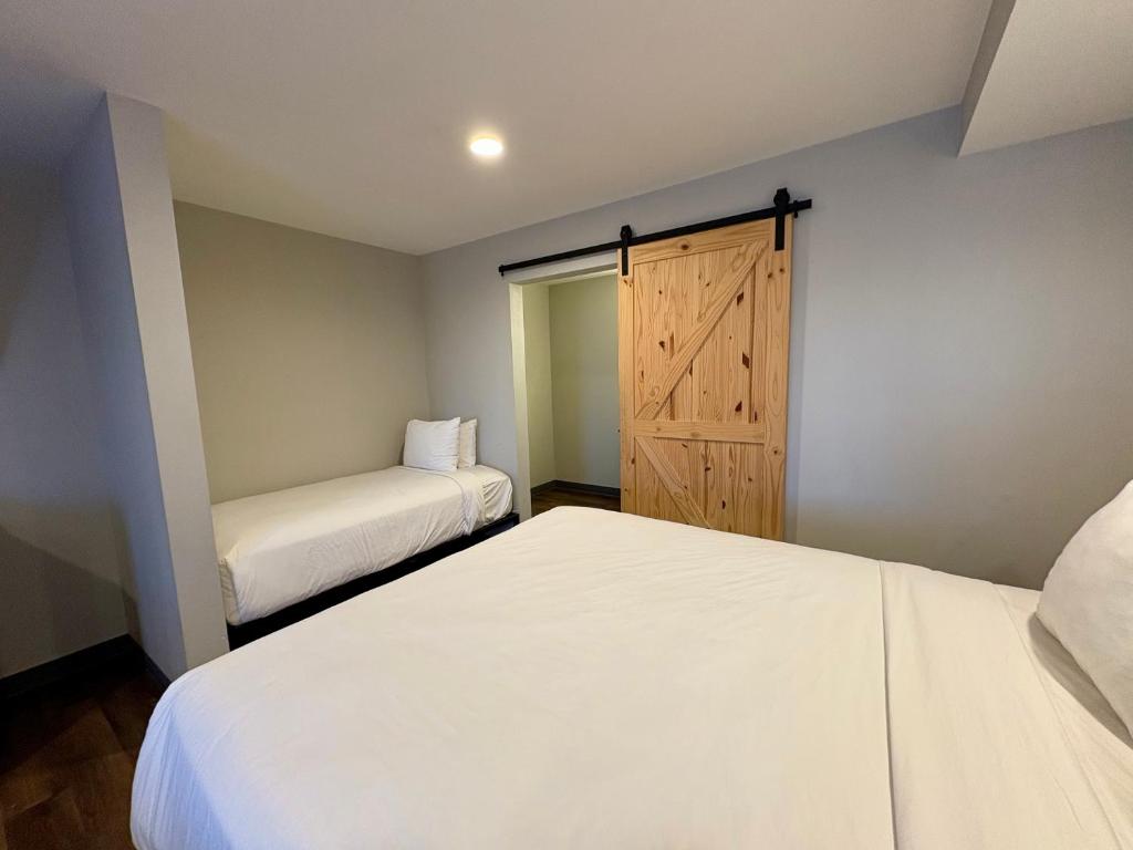 Americas Best Value Inn Wall photo