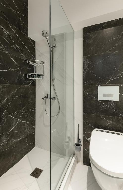 Square Elegant Suites - 17