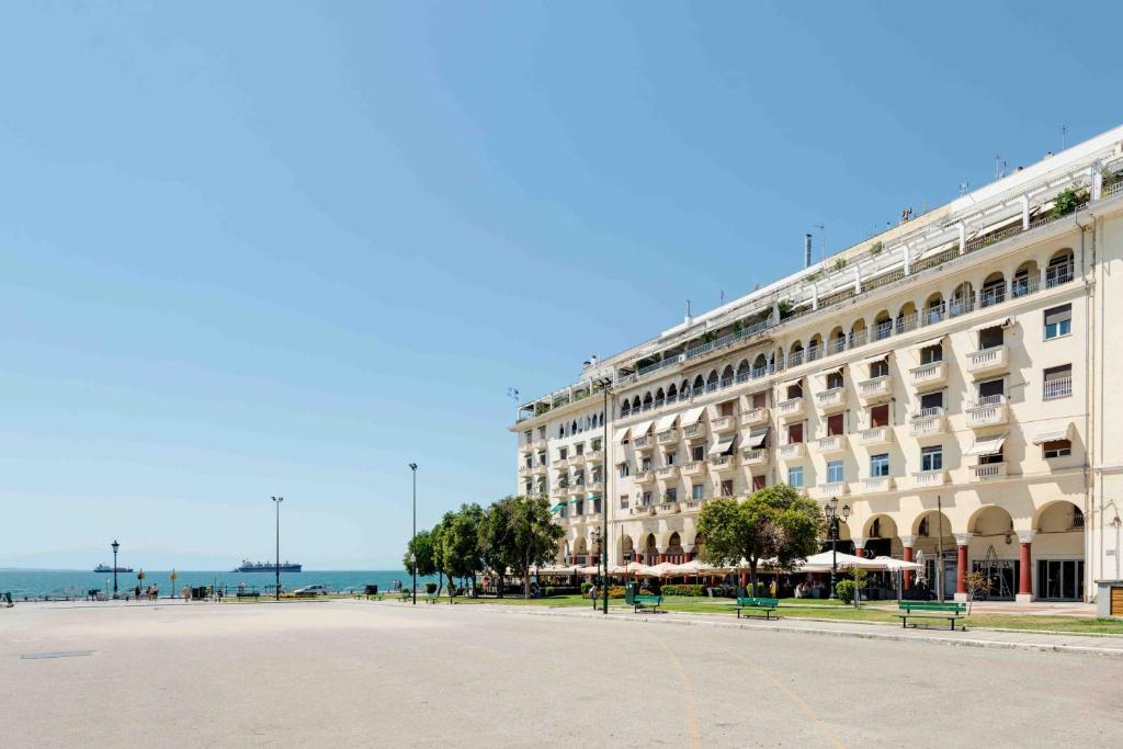 Square Elegant Suites - 18