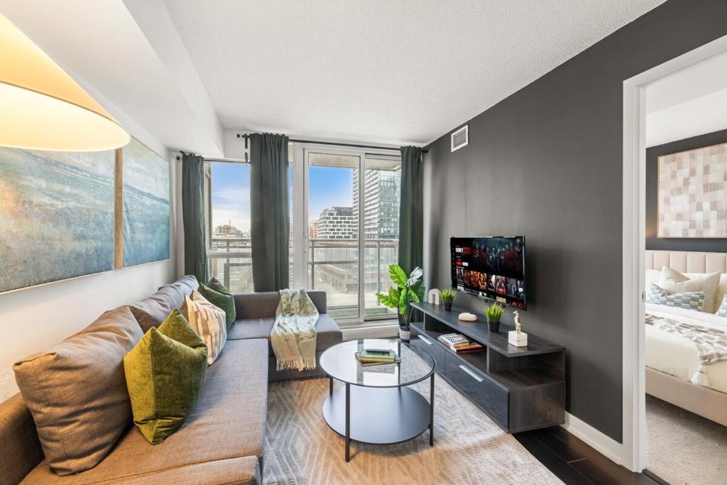 Posezení v ubytování Modern 1BR King Suite, Central Downtown Toronto