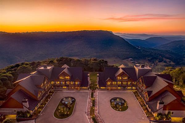 Vista general de una montaña o vista desde el hotel