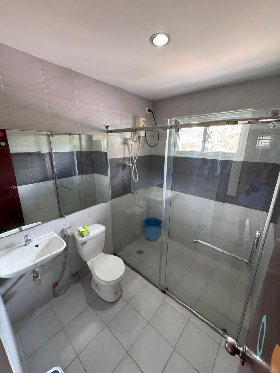 Koupelna v ubytování Lakandiwa Tourist Inn