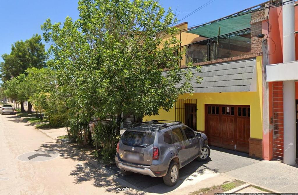Casa céntrica amplia con patio