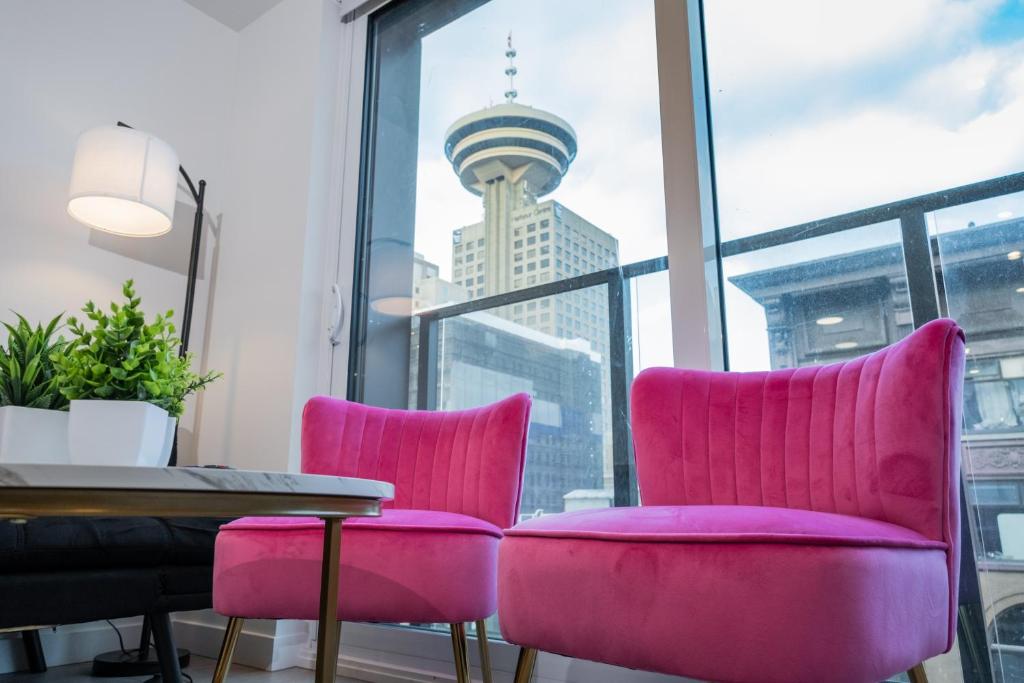 Posezení v ubytování Downtown Center Silverstone Tower I and II Long-Term Booking Only Your second home in Vancouver