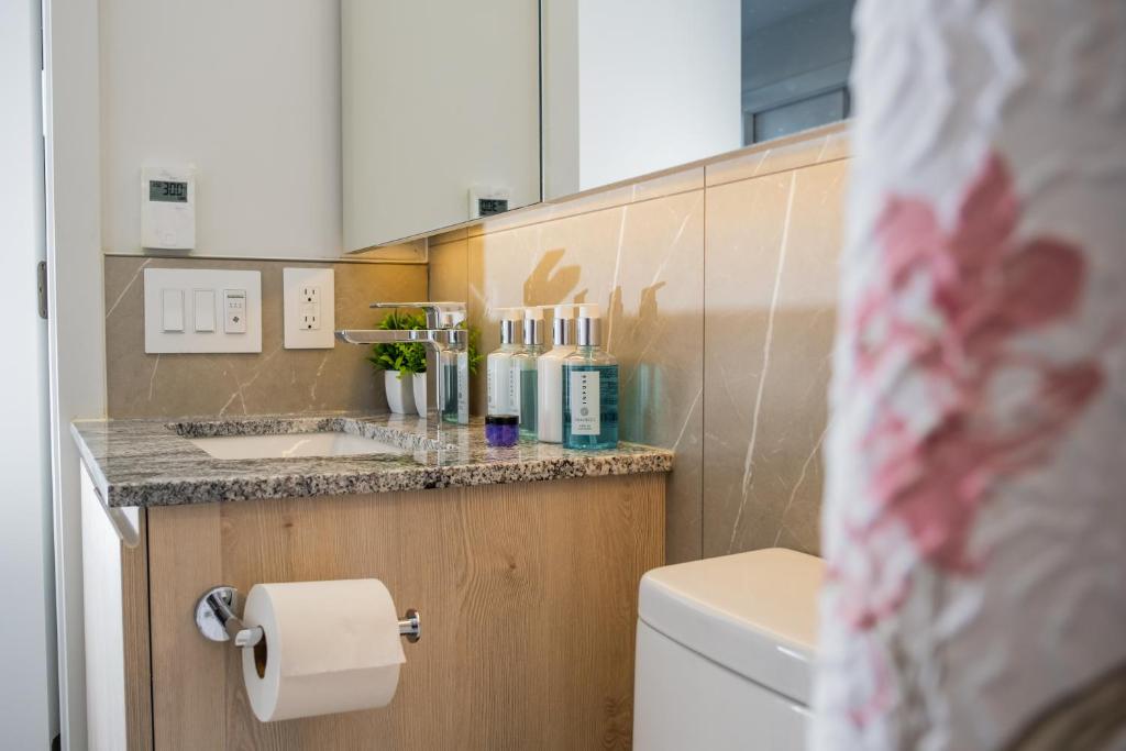Silverstone Downtown Center Long-Stay Home in Vancouver photo