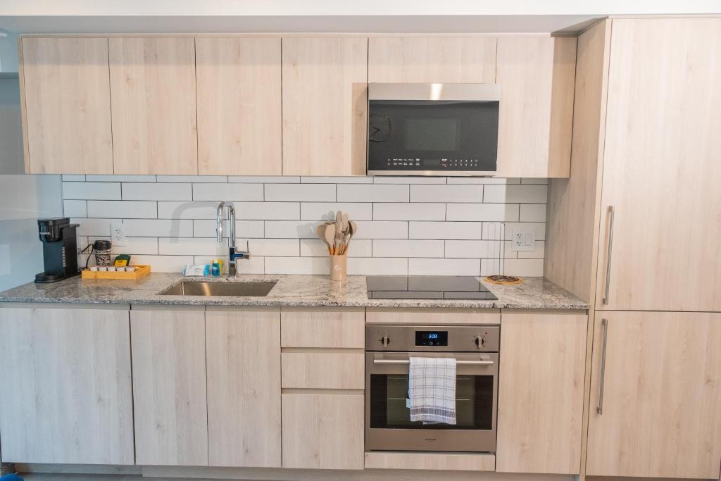 Silverstone Downtown Center Long-Stay Home in Vancouver photo