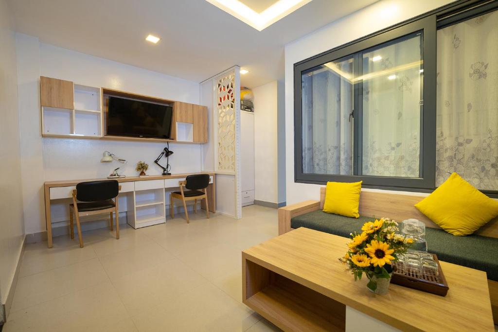 TV/trung tâm giải trí tại Stop and Go Boutique Homestay Hue