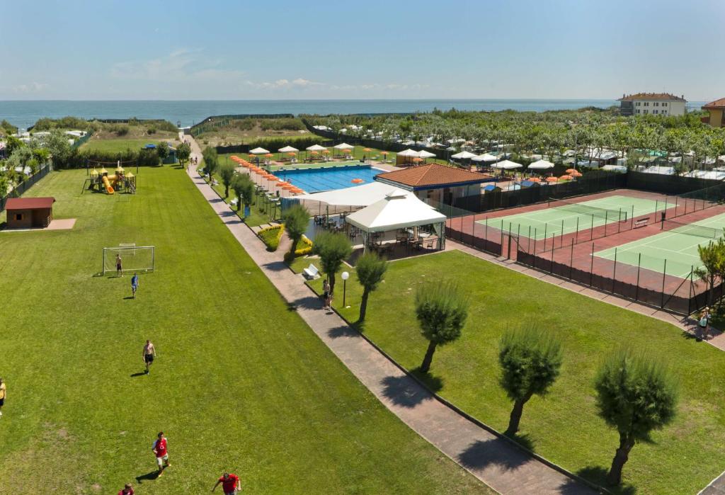 Bazén v ubytování Residence Nova Marina nebo v jeho okolí