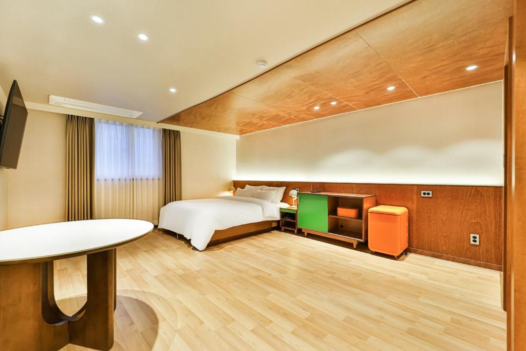 TV a/nebo společenská místnost v ubytování Gyeongju Coolstay hotel