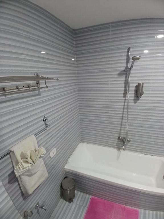 Koupelna v ubytování Monty Homestay