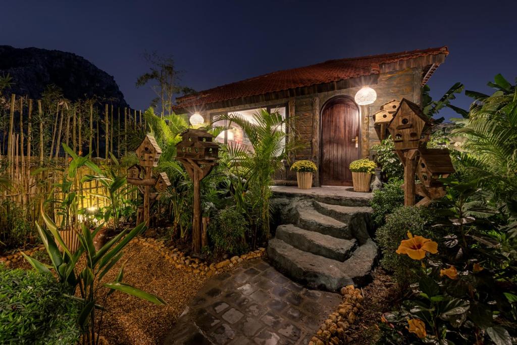 Zahrada ubytování Scenic Mountain Ecolodge Ninh Binh