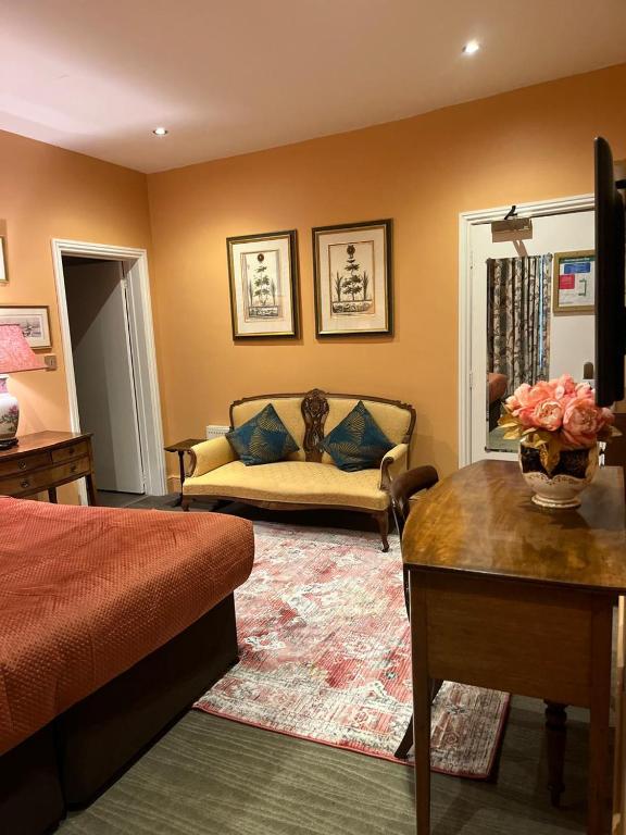 Queens Court Hotel - Resim 24