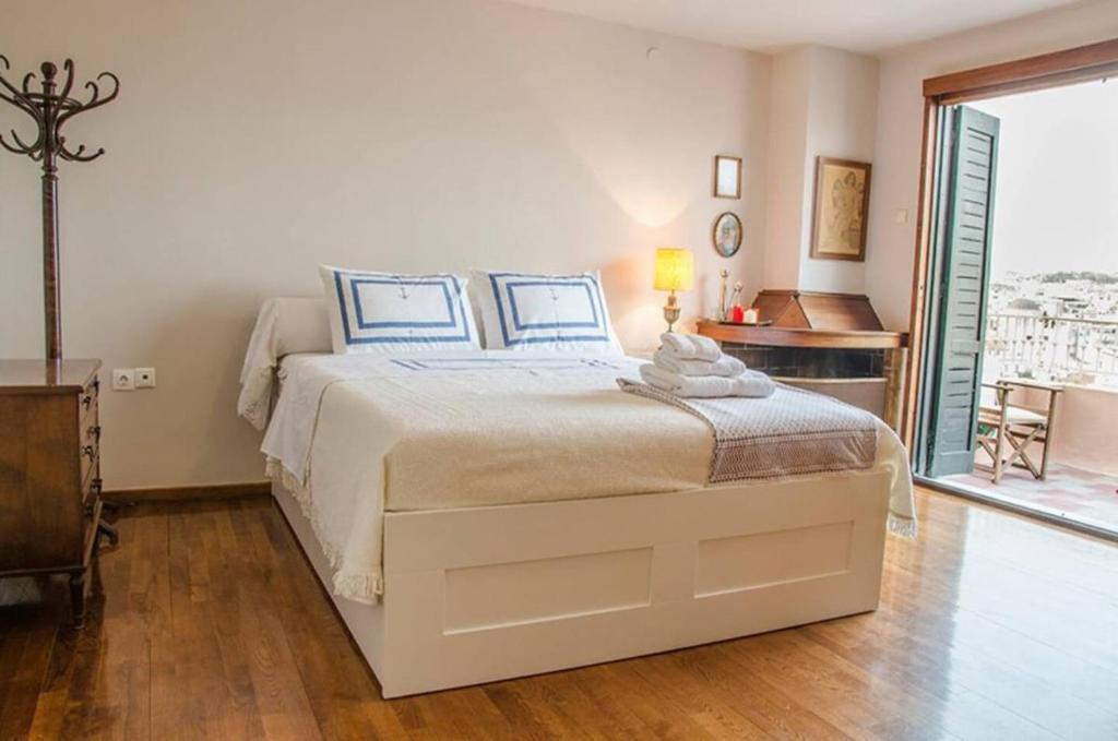 Anafiotika FOS Cycladic Home!