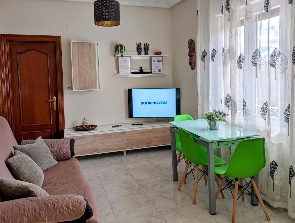 TV a/nebo společenská místnost v ubytování Gasteiz Etxea Il