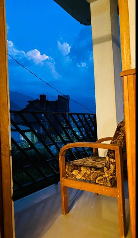 Balkón nebo terasa v ubytování Hotel Hadimba Regency ! Free 4 Wheeler Parking ! Mountain View rooms ! Near Mall road Manali