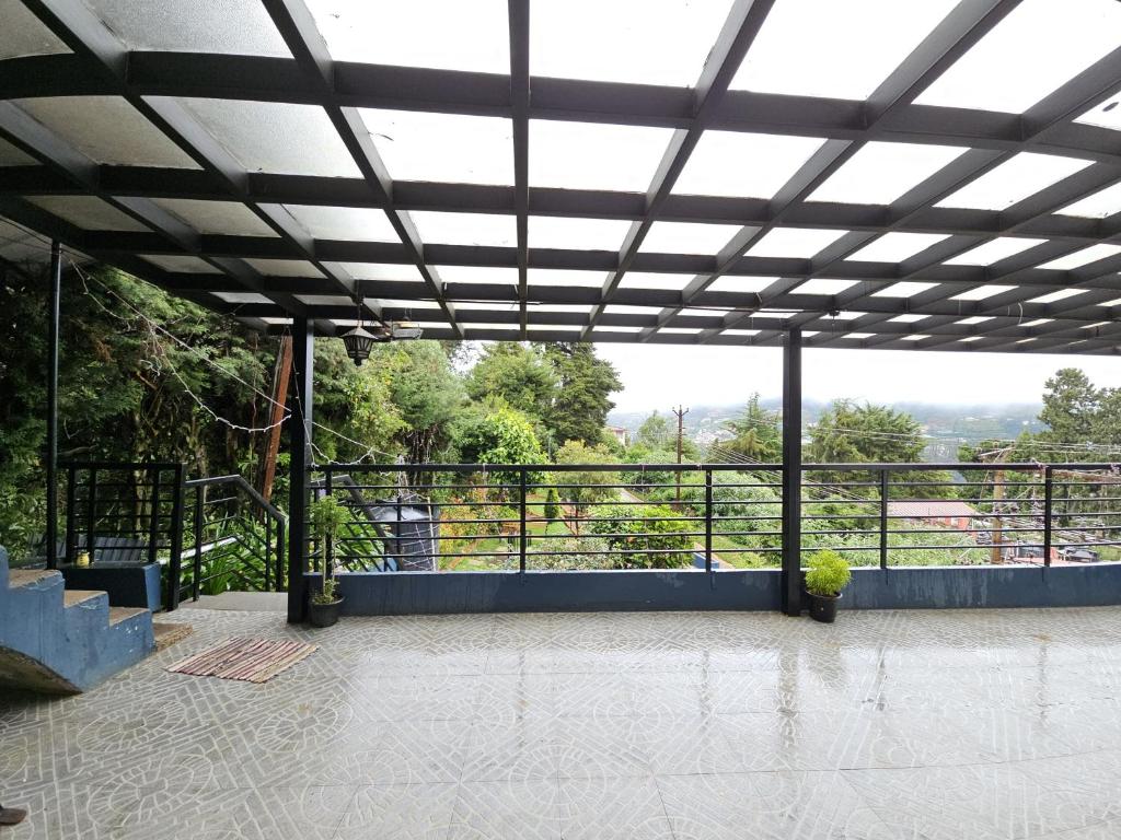 Balkón nebo terasa v ubytování R R K Residency