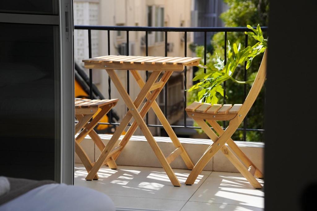 Rõdu või terrass majutusasutuses Loveinsky Tel Aviv rooms