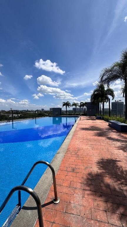 LurVestay photo