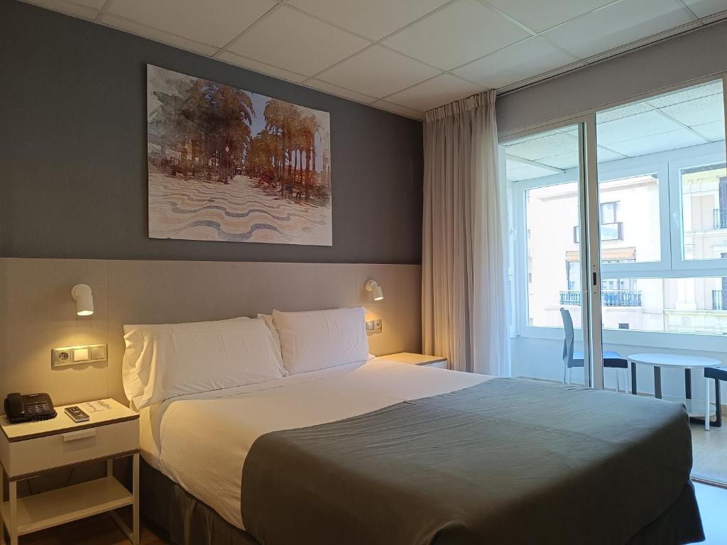 
Superior Double Room with City View
