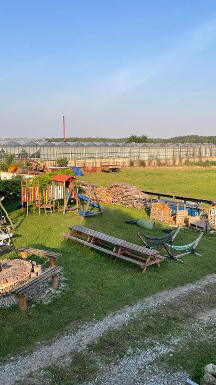 Herní místnost nebo prostor pro děti v ubytování Kaszuby, agroturystyka z alpakami- pokój z łazienką