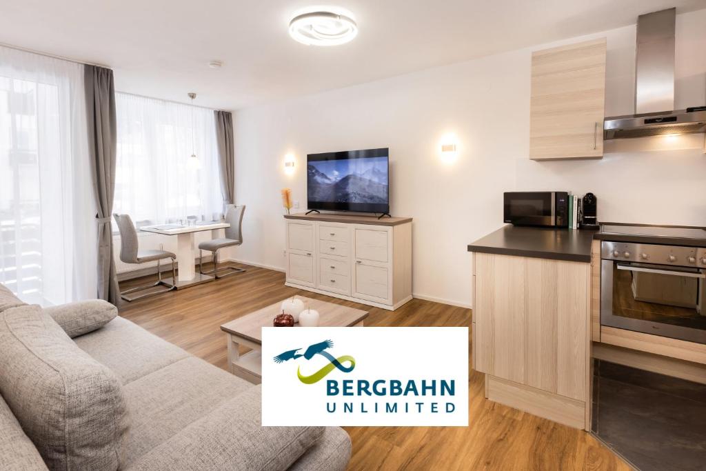 Køkken eller tekøkken på FeWo-Bergromantik mit Sauna und Pool