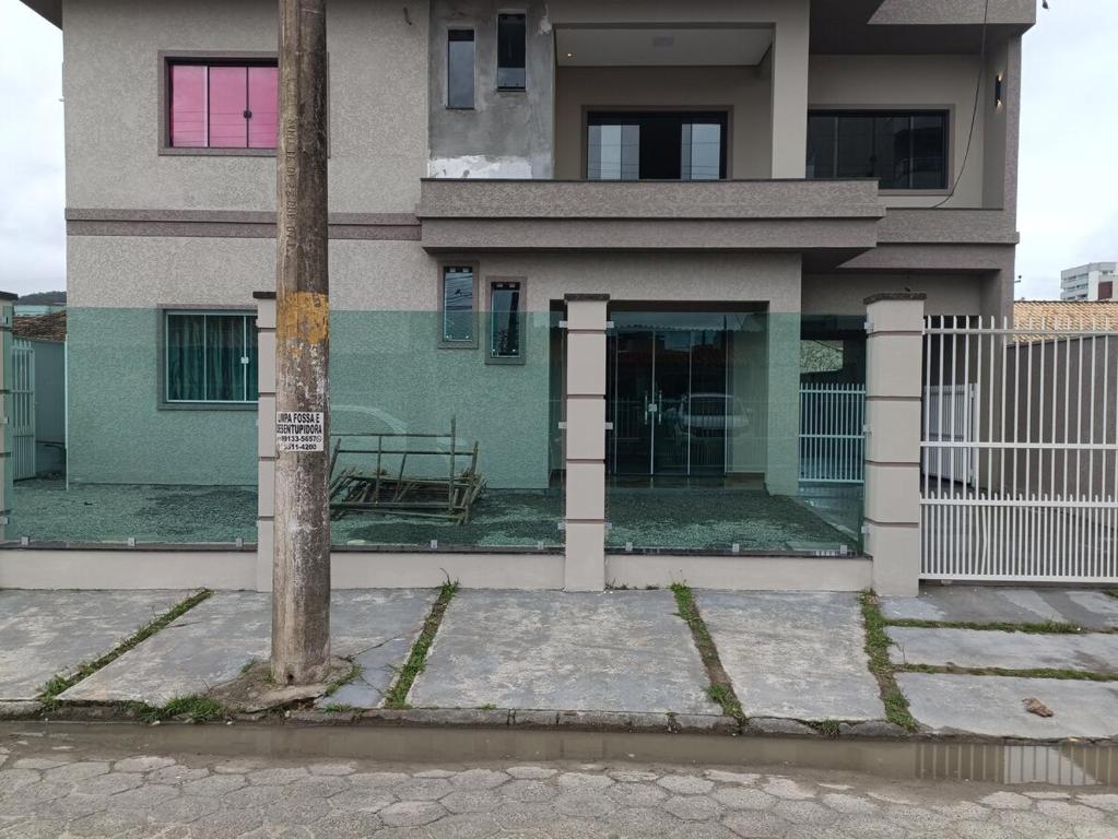 Το κτήριο όπου στεγάζεται  η παραθεριστική κατοικία