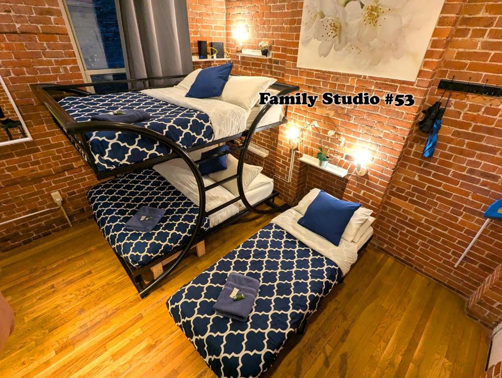 NYC Empire Apartments - 