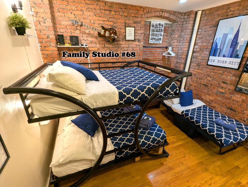 NYC Empire Apartments - 