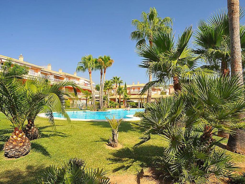 Luxury 2 bed apartment near beach & Port
