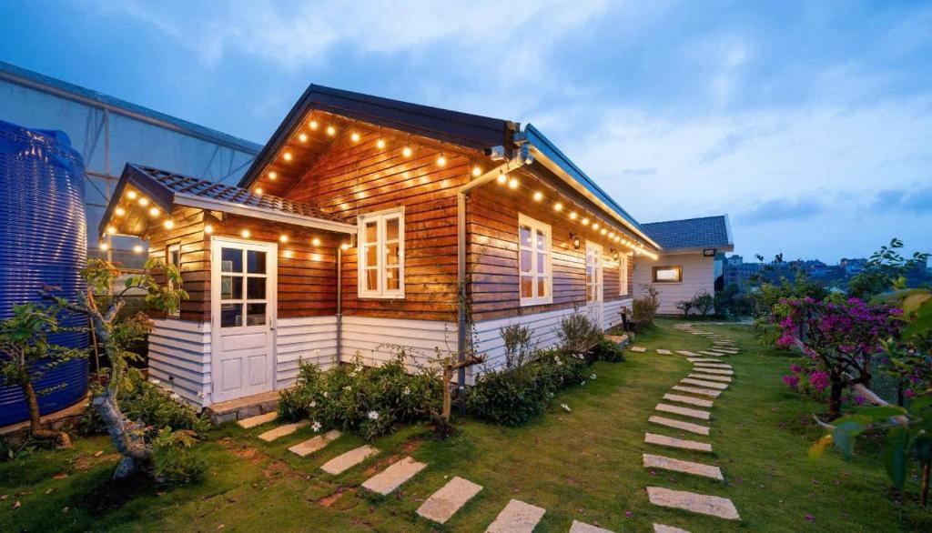 Κήπος έξω από το Bebe Homestay & Garden