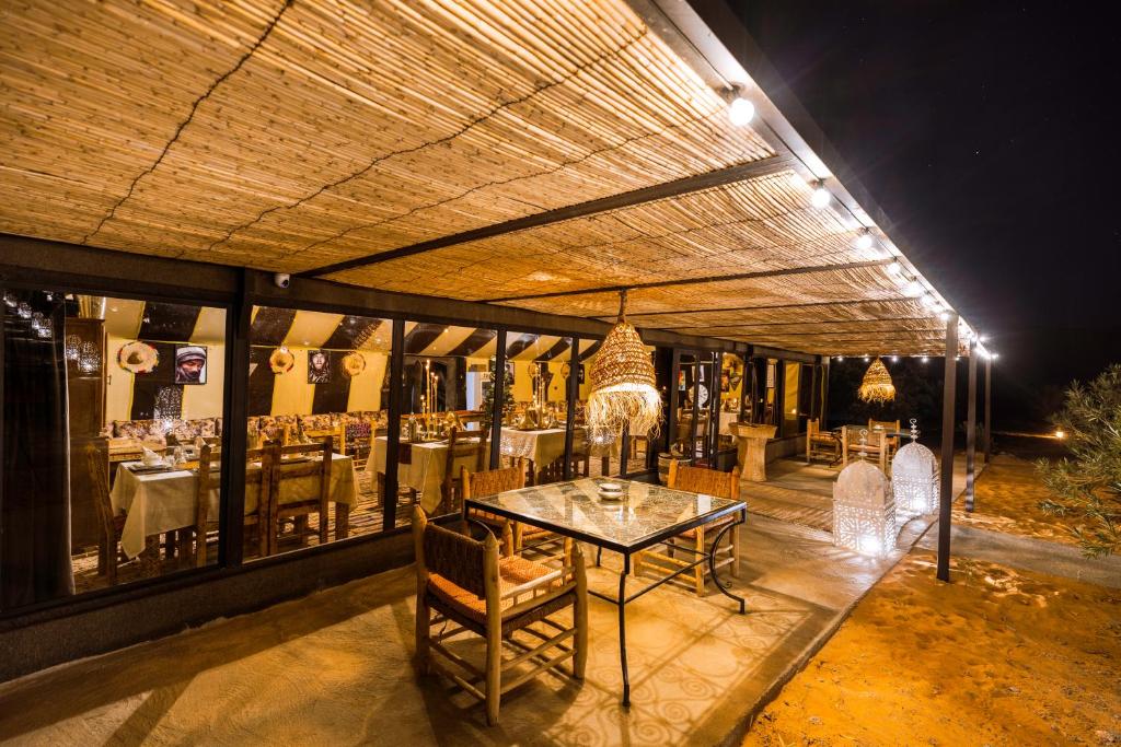 Restaurace v ubytování Kidal Camp