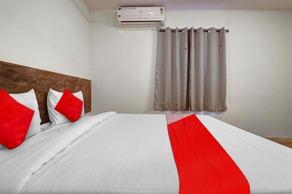 Fotografie z fotogalerie ubytování Hotel O R Square Bn Reddy v destinaci Surūrnagar