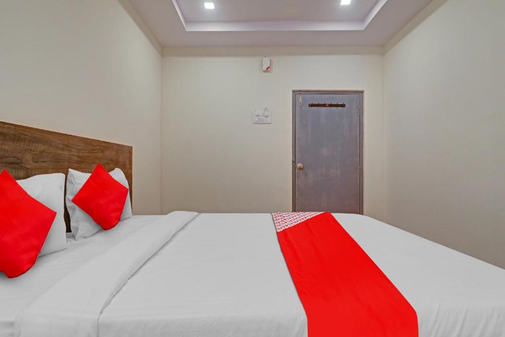 Fotografie z fotogalerie ubytování Hotel O R Square Bn Reddy v destinaci Surūrnagar