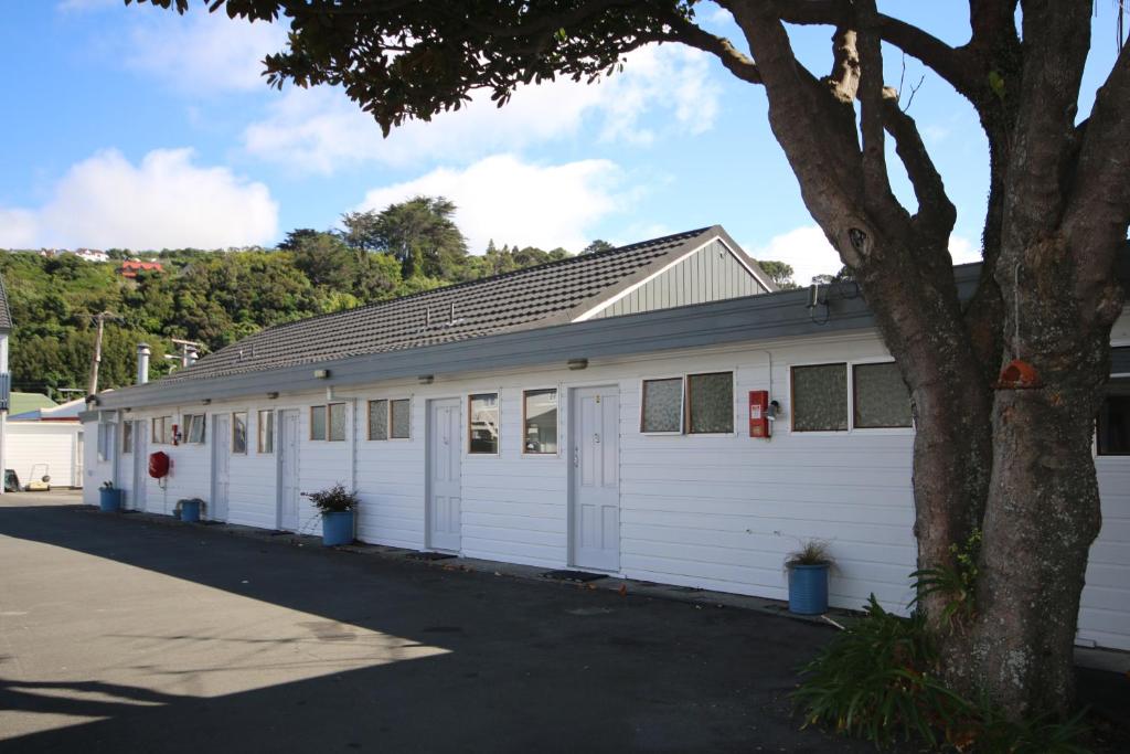 Midway Pacifica Lodge
