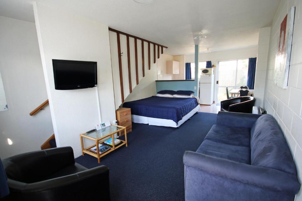 Midway Pacifica Lodge - Resim 5